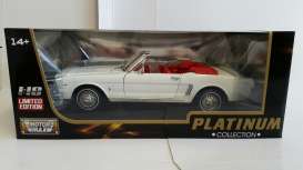 Ford  - 1964 white - 1:18 - Motor Max - 73145wTDC - mmax73145wTDC | The Diecast Company