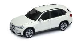 BMW  - 2015 white - 1:24 - Welly - 24052w - welly24052w | The Diecast Company