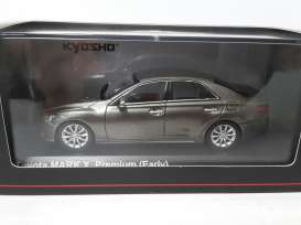 Toyota  - Mark X bronze mica - 1:43 - Kyosho - 3637bz3 - kyo3637bz3 | The Diecast Company