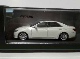 Toyota  - Mark X white pearl crystal - 1:43 - Kyosho - 3637w3 - kyo3637w3 | The Diecast Company