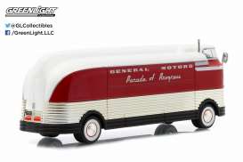 GM  - Futurliner 1940 red/white/silver - 1:64 - GreenLight - 29832 - gl29832 | The Diecast Company