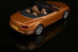 Bentley  - 2016 sunburst gold - 1:18 - Paragon - 98232R - para98232R | The Diecast Company