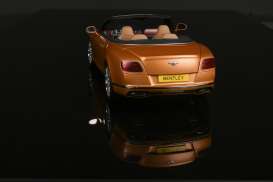 Bentley  - 2016 sunburst gold - 1:18 - Paragon - 98232R - para98232R | The Diecast Company