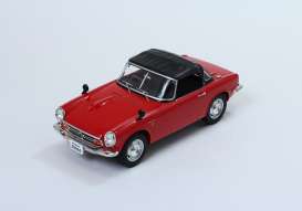 Honda  - 1966 red - 1:18 - Triple9 Collection - 1800190 - T9-1800190 | The Diecast Company