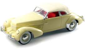 Cord  - 1936 yellow - 1:18 - Signature Models - sig18108y | The Diecast Company