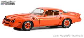 Chevrolet  - Camaro 1980 red/orange - 1:18 - GreenLight - 13658 - gl13658 | The Diecast Company