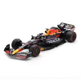 Oracle Red Bull Racing  - RB18 2022 blue/red/yellow - 1:12 - Spark - 12S035 - spa12S035 | The Diecast Company