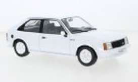 Opel  - Kadett  1983 white - 1:18 - MCG - MCG18268 - MCG18268 | The Diecast Company