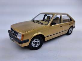 Opel  - Kadett D 5-door 1984 dark gold metallic - 1:18 - Triple9 Collection - 1800422 - T9-1800422 | The Diecast Company