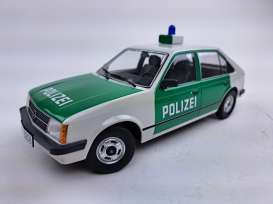 Opel  - Kadett D 5-door 1984 green/white - 1:18 - Triple9 Collection - 1800425 - T9-1800425 | The Diecast Company