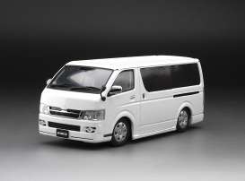Toyota  - Hiace H2000 SuperGL white - 1:24 - SunStar - 51011 - sun51011 | The Diecast Company