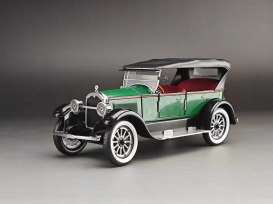 Buick  - Model 25 1925 green - 1:18 - SunStar - 5741 - sun5741 | The Diecast Company