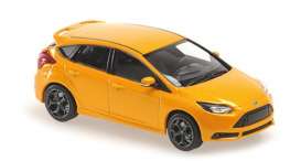 Ford  - Focus 2011 orange metallic - 1:43 - Maxichamps - 940081901 - mc940081901 | The Diecast Company