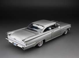 Oldsmobile  - 98 hard top 1959 silver mist - 1:18 - SunStar - 5247 - sun5247 | The Diecast Company