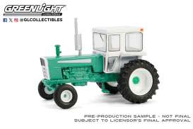 Tractor  - 1973 green/white - 1:64 - GreenLight - 48090A - gl48090A | The Diecast Company