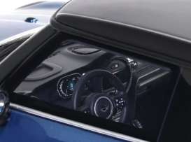 Mini Cooper - S 2021 blue/white - 1:18 - OttOmobile Miniatures - OT982 - otto982 | The Diecast Company