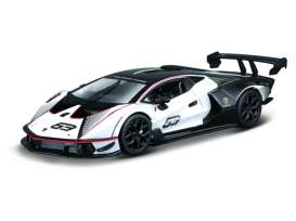 Lamborghini  - Essenza white/black - 1:24 - Bburago - 28023W - bura28023W | The Diecast Company