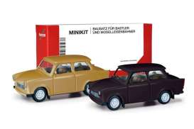 Trabant  - 601 brown/black - 1:87 - Herpa - H013901-002 - herpa013901-002 | The Diecast Company