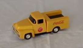 Ford  - 1956 yellow - 1:24 - ERTL - ertv00600 | The Diecast Company