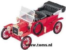 Ford  - 1913 red - 1:18 - Universal Hobbies - eagle04302 | The Diecast Company