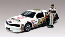 Ford  - white/black/gold - 1:24 - Revell - US - 2990 - rmxs2990 | The Diecast Company