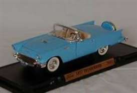 Ford  - 1957 light blue - 1:18 - Yatming - yat92358lb | The Diecast Company