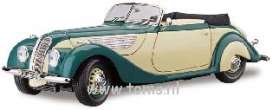 BMW  - 1937 creme/green - 1:18 - Guiloy - guiloy68566 | The Diecast Company
