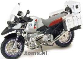 BMW  - 2002 silver - 1:24 - IXO Models - stb016 - ixstb016 | The Diecast Company