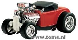 Ford  - 1932 red/black roof - 1:18 - Muscle Machines - musm61198r | The Diecast Company