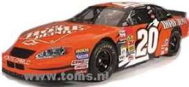 Chevrolet  - 2002  - 1:25 - AMT - s38070 - amts38070 | The Diecast Company