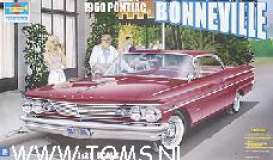 Pontiac  - 1960  - 1:25 - Trumpeter - tsms2502 | The Diecast Company