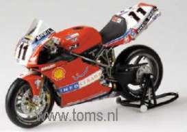 Ducati  - 2002 red - 1:6 - Minichamps - 062021211 - mc062021211 | The Diecast Company