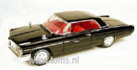 Pontiac  - 1962 black - 1:18 - ERTL - ertl33808 | The Diecast Company