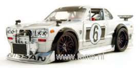 Nissan  - metallic silver - 1:24 - Muscle Machines - mus73111C2s | The Diecast Company