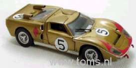 Ford  - 1966 gold - 1:18 - Universal Hobbies - eagle03040 | The Diecast Company