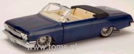 Chevrolet  - 1962 blue - 1:24 - Muscle Machines - mus75111AB-b | The Diecast Company