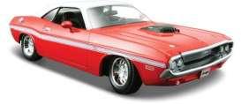 Dodge  - Challenger R/T Coupe 1970 red/white - 1:24 - Maisto - 31263r - mai31263r | The Diecast Company