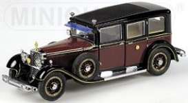 Mercedes Benz  - 1935 black/burgundy - 1:43 - Minichamps - 436034200 - mc436034200 | The Diecast Company