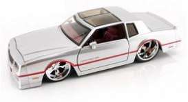 Chevrolet  - 1986 silver - 1:24 - Jada Toys - 91359s - jada91359s | The Diecast Company