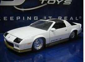 Chevrolet  - 1985 white - 1:24 - Jada Toys - 91283w1 - jada91283w1 | The Diecast Company