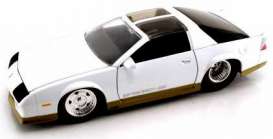 Chevrolet  - 1985 white - 1:24 - Jada Toys - 91283w - jada91283w | The Diecast Company