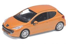 Peugeot  - 2008 orange - 1:24 - Welly - 22492o - welly22492o | The Diecast Company