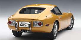 Toyota  - 1965 gold - 1:18 - AutoArt - 78749 - autoart78749 | The Diecast Company