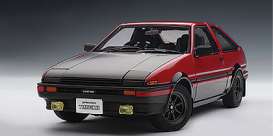 Toyota  - 1983 red/black - 1:18 - AutoArt - 78795 - autoart78795 | The Diecast Company