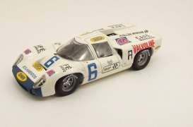 Lola  - 1971 white - 1:43 - Best - bes09397 | The Diecast Company