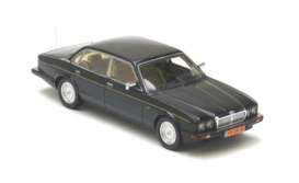 Jaguar  - 1990 green - 1:43 - NEO Scale Models - 43156 - neo43156 | The Diecast Company