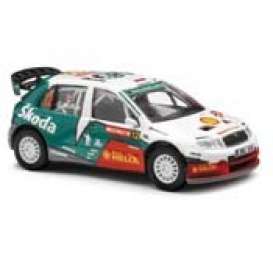 Skoda  - 2005 red/white/green - 1:43 - Vanguards - va99902 | The Diecast Company