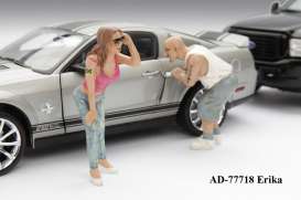 Figures  - 2011 pink/blue - 1:18 - American Diorama - 77718 - AD77718 | The Diecast Company