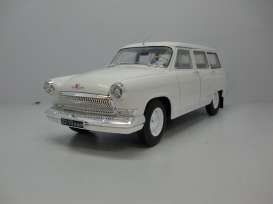 GAZ Volga - 1967 white - 1:18 - Ixo Ist Collection - ixIST18003w | The Diecast Company