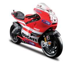 Ducati  - 2011 red/white - 1:10 - Maisto - 31193-69 - mai31193-69 | The Diecast Company